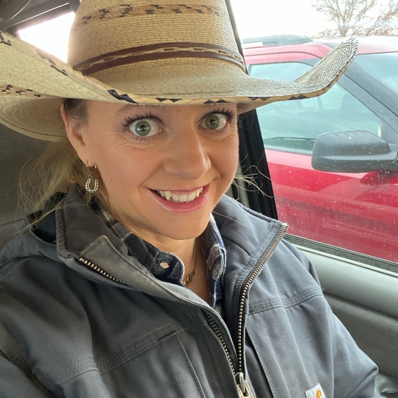 Meet your Posher, Brittany - Picture 8 of 16